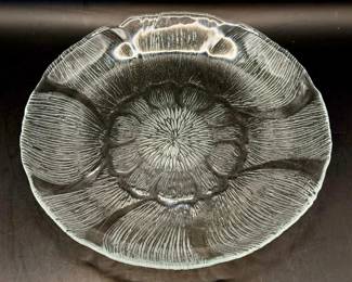 (8) Arcoroc France "Fleur" Vintage Clear Pressed Glass Plates