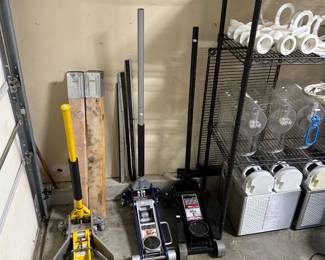 Floor jacks