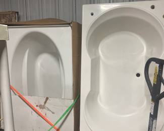 2 Bathtubs