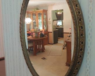 Gorg oval gold mirror