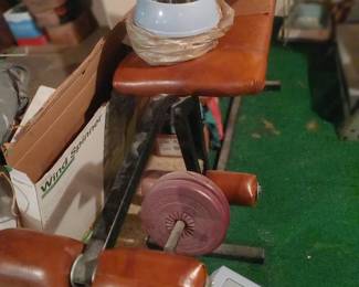Retro weight bench