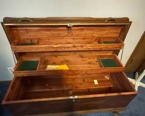 Vintage Hope Chest with shelf and tray