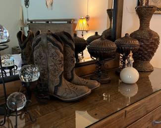 Like new fashion boots