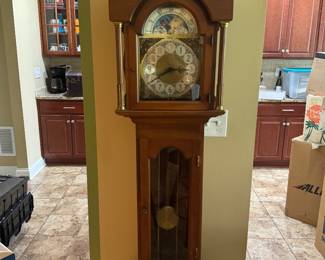 Colonial grandmother clock