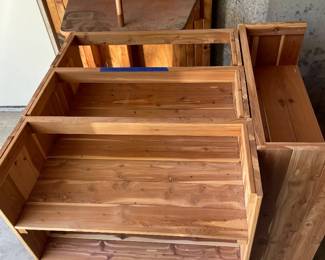 4 shelves or small bookcases