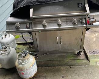 Grill with 3 propane