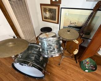gretsch round badge drums - vintage Kay bass