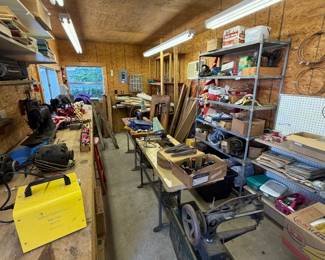 commercial sewing equip, bulk material and supplies