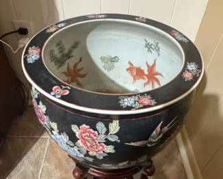 Chinese Export Porcelain Famille Noire Fish Bowl with Wooden Stand second image