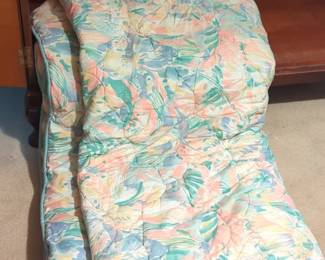 Croscill Queen Size Comforter fourth image