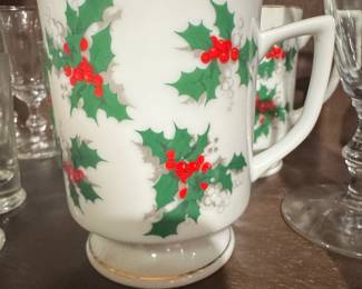 Sango Noel Christmas Holly Mug