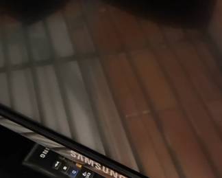 Samsung LED TV second image