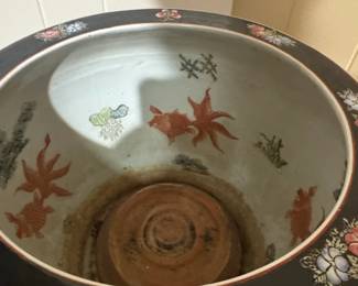 Chinese Export Porcelain Famille Noire Fish Bowl with Wooden Stand third image