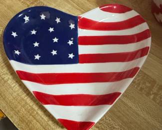 Boston International Patriotic Heart Plate