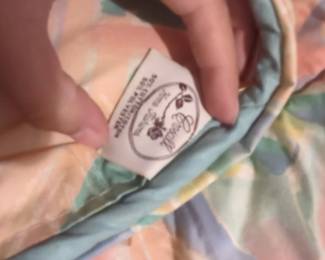 Croscill Queen Size Comforter second image