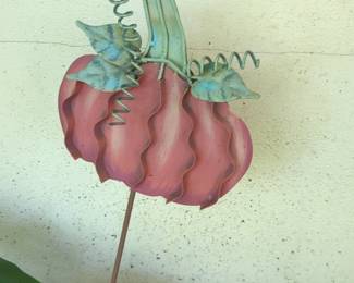 Metal Pumpkin Garden Stake