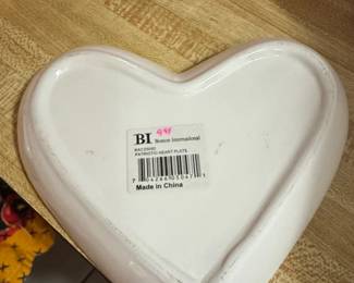 Boston International Patriotic Heart Plate second image