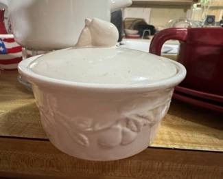 Lillian Vernon Pear Covered Dish