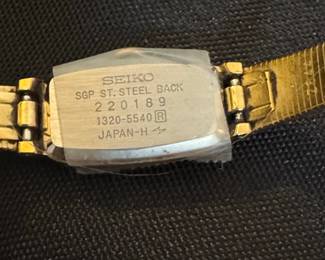 Seiko Womens Quartz Watch third image