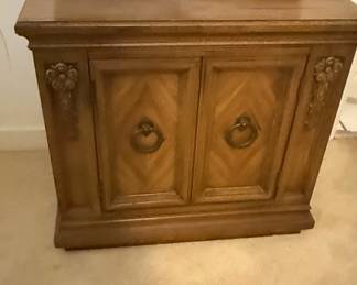Vintage Thomasville Furniture Italian Provincial Style Nightstand