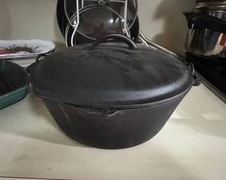 Vintage Wagner Ware Cast Iron Dutch Oven with Lid