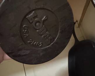 Lodge Cast Iron Cornbread Pan and Pot second image