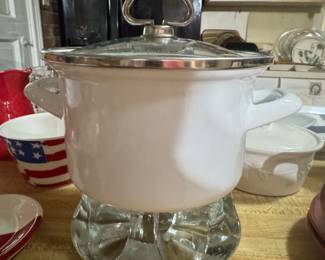 Chantal . Quart Enameled Steel Saucepan with Glass Lid