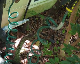 Dramm Coiled Garden Hose with Sprayer Nozzle third image