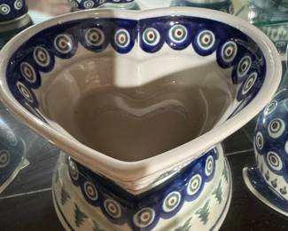 Bolesawiec Ceramic HeartShaped Bowl with Pedestal