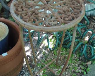 Vintage Cast Iron Plant Stand with Ornate Scrollwork Top