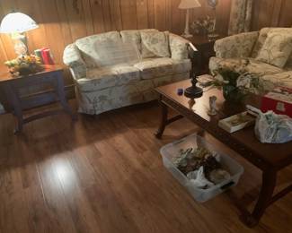 Oblong Coffee Table w. Matching End Tables / Thomasville Matching Sofa & Loveseat