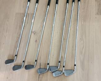 Wilson Staff F ST R Flex set of 7 clubs