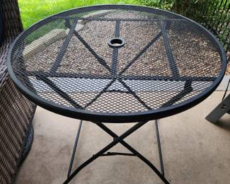 Round rought iron table