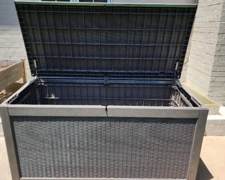 Outdoor storage box