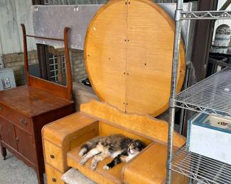 Wash stand/vanity(i have the glass too but cat is not included)