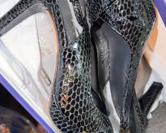 lots of ladies' shoes