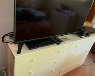 Huge TV... more info coming up
