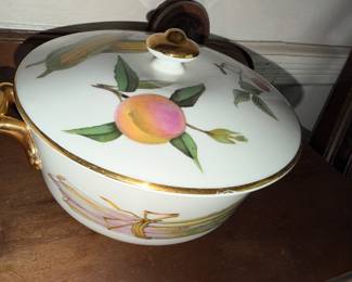 Royal Worcester Evesham Gold Casserole dish
