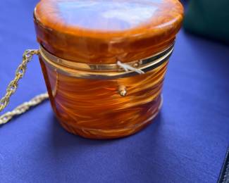 Round wooden box purse