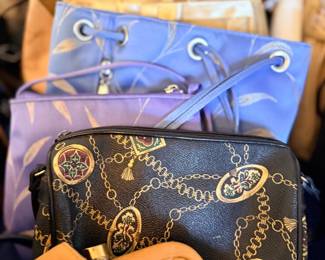 Assorted fashion handbags