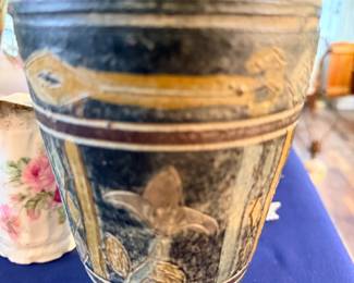Gold-decorated glass tumbler close-up