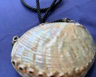 Vintage seashell-shaped coin purse