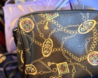 Baroque chain-print handbag