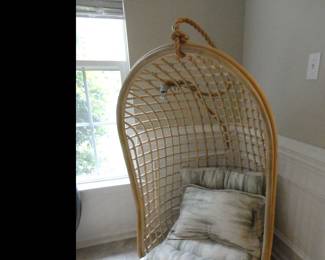 Rattan hanging Egg chair /1970's Vibe
