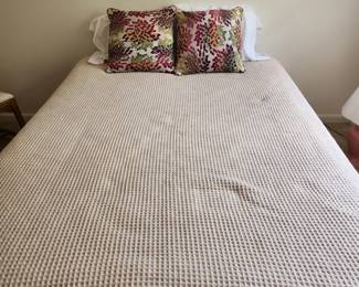 Full size bed