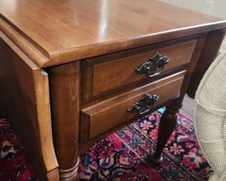 Drop leaf end table