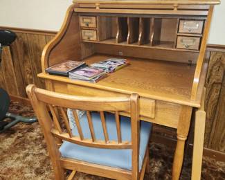 Roll top desk