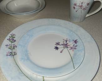 Corelle dish set
