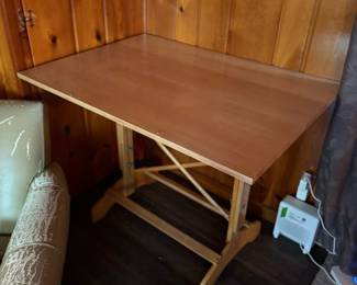Adjustable Drafting Table