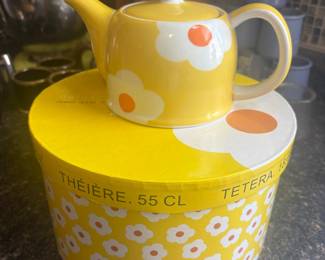 Yedi Housewares Yellow Daisy Teapot with Presentation Box